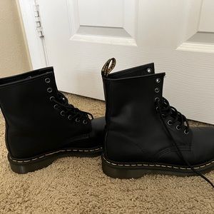 Doc Marten Combat Boos - EUC - Size 9W